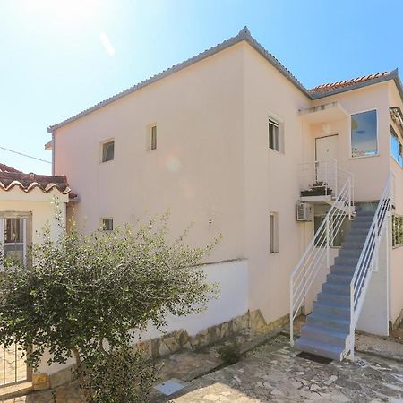 Casa Zorana-Alba Apartments Трогир Екстериор снимка