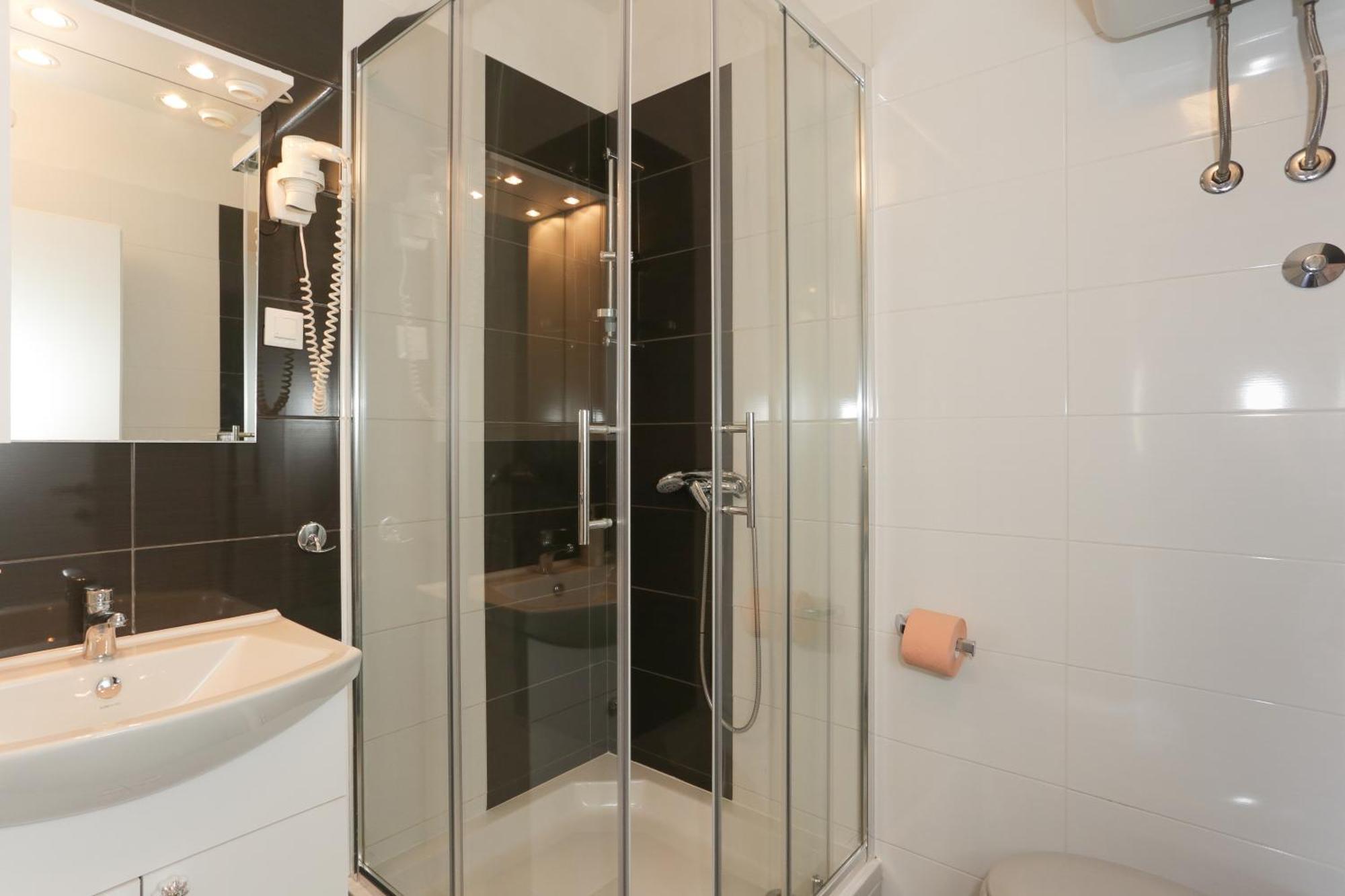 Casa Zorana-Alba Apartments Трогир Екстериор снимка