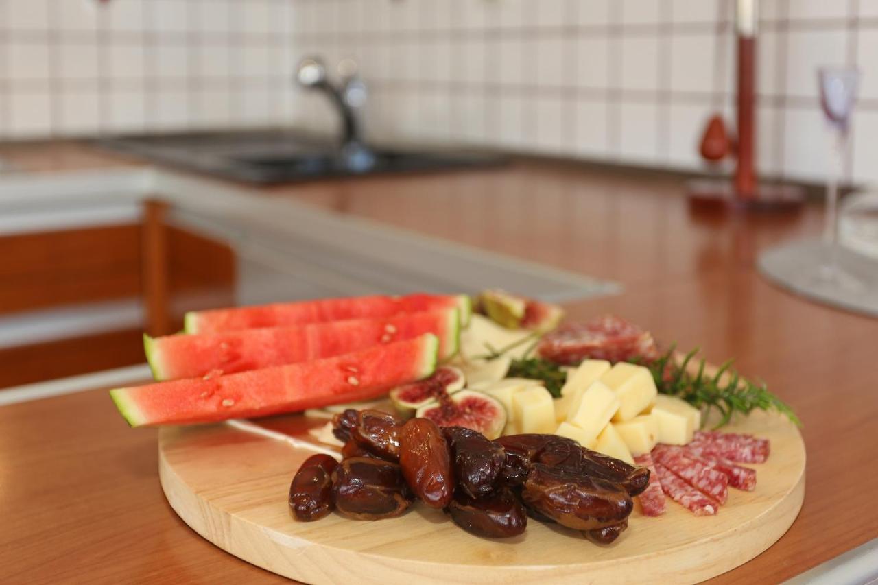 Casa Zorana-Alba Apartments Трогир Екстериор снимка