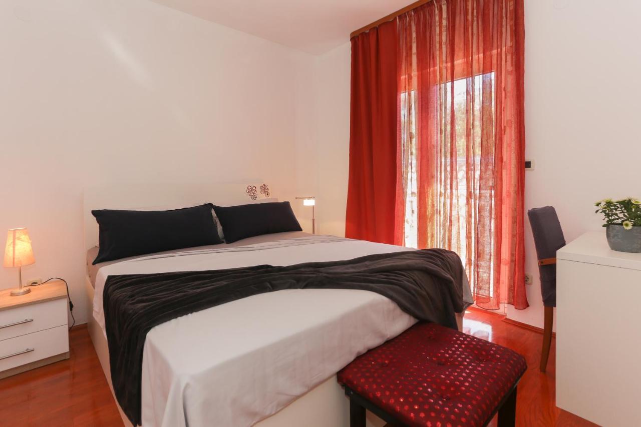 Casa Zorana-Alba Apartments Трогир Екстериор снимка
