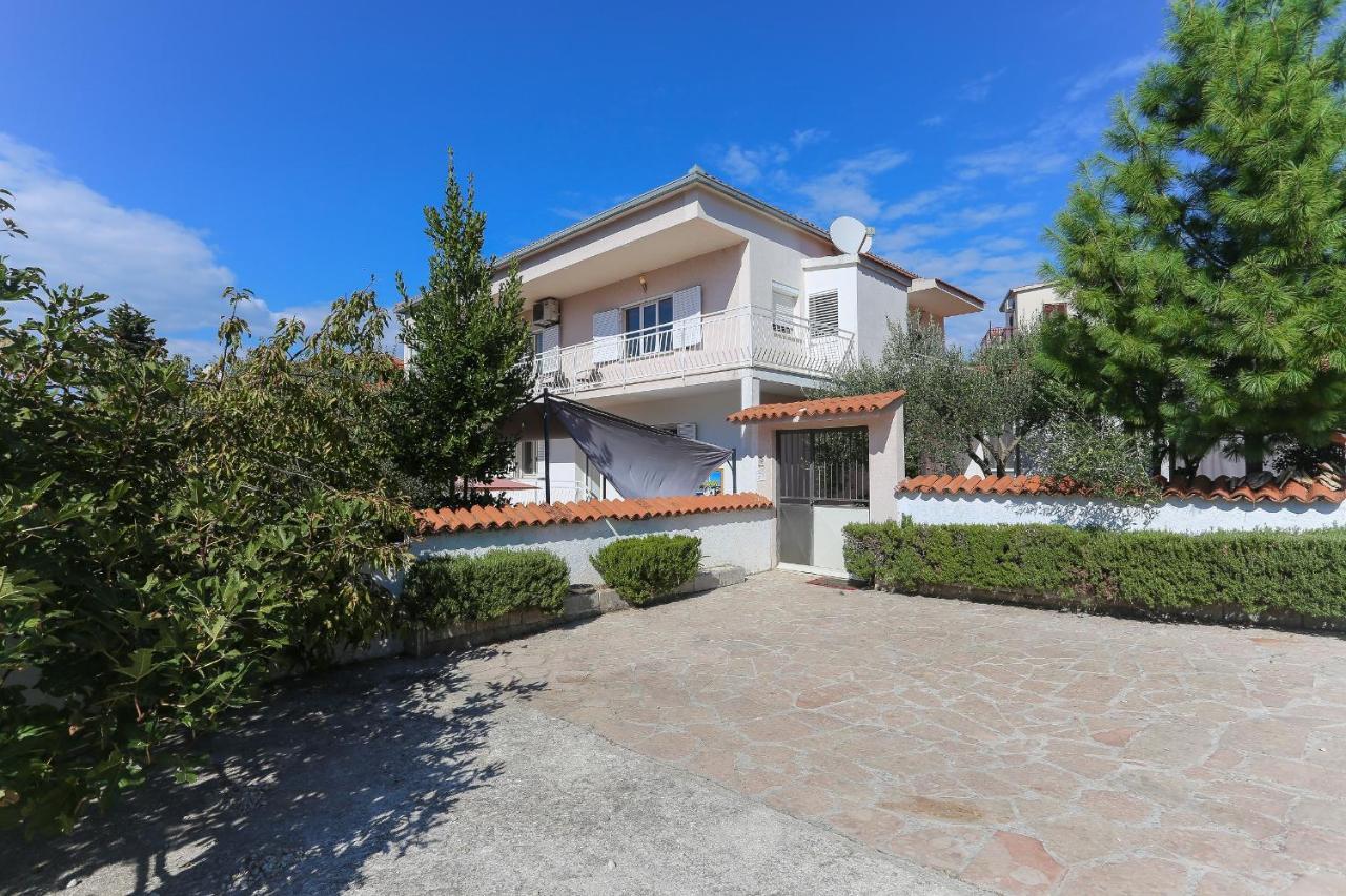 Casa Zorana-Alba Apartments Трогир Екстериор снимка