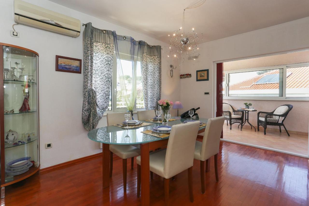 Casa Zorana-Alba Apartments Трогир Екстериор снимка