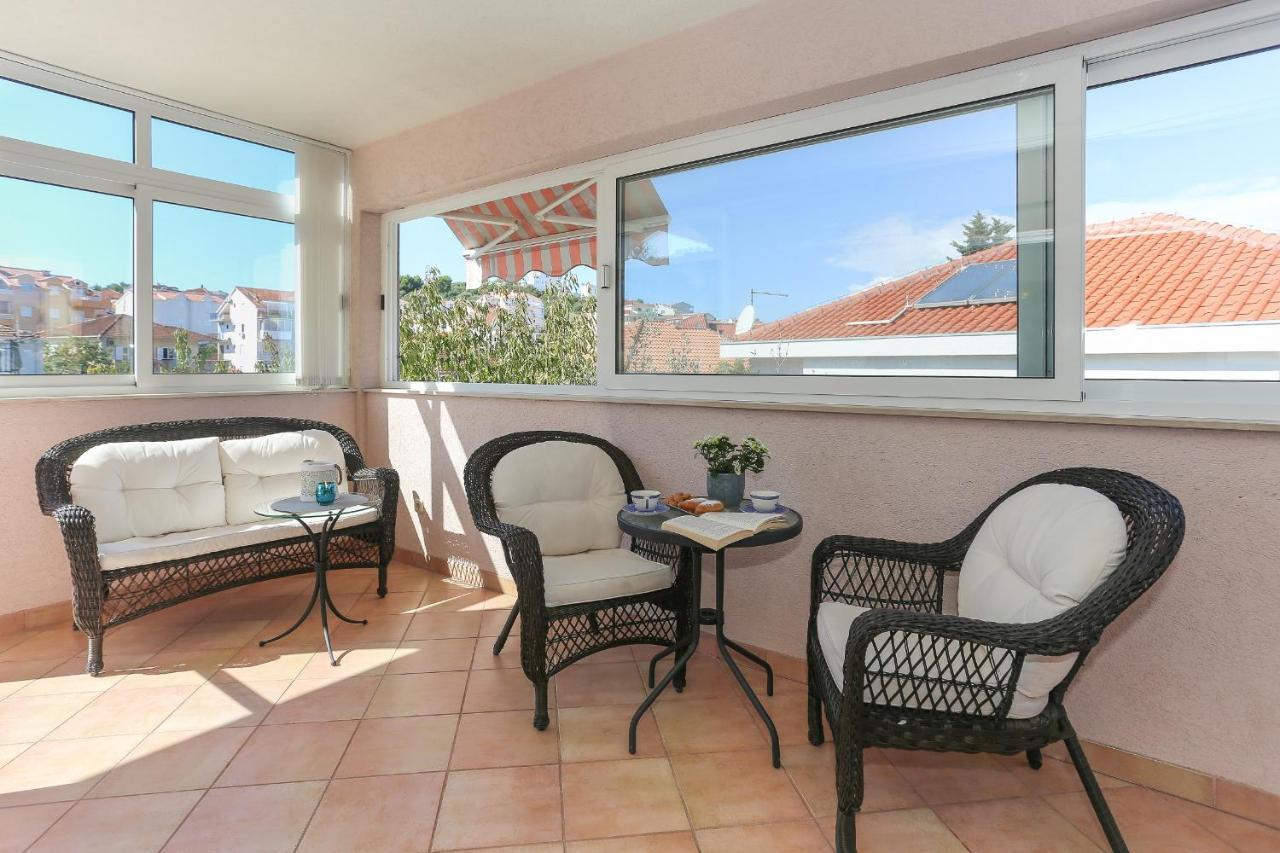 Casa Zorana-Alba Apartments Трогир Екстериор снимка